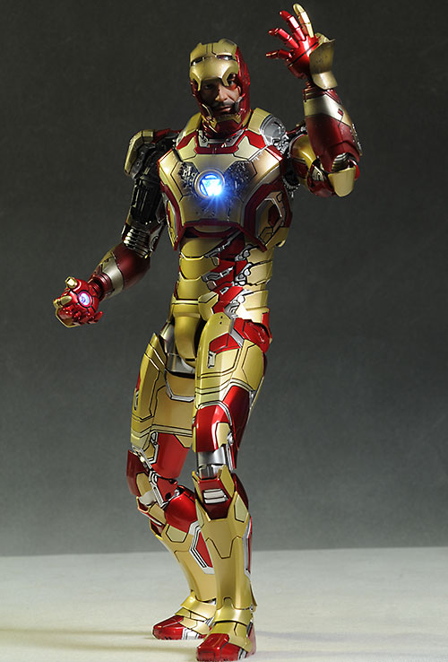 Hot Toys Iron Man MK XXLII die cast action figure