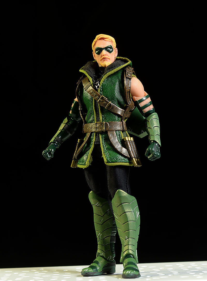 One:12 Collective Green Arrow action figure by Mezco Toyz