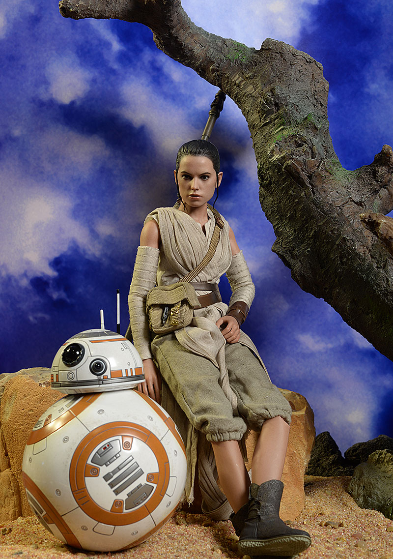 Rey, BB-8 Star Wars sixth scale figures by Hot Toys