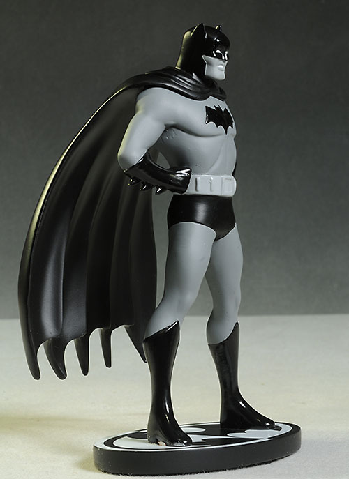 Review and photos ofDick Sprang Batman Black & White statues from 