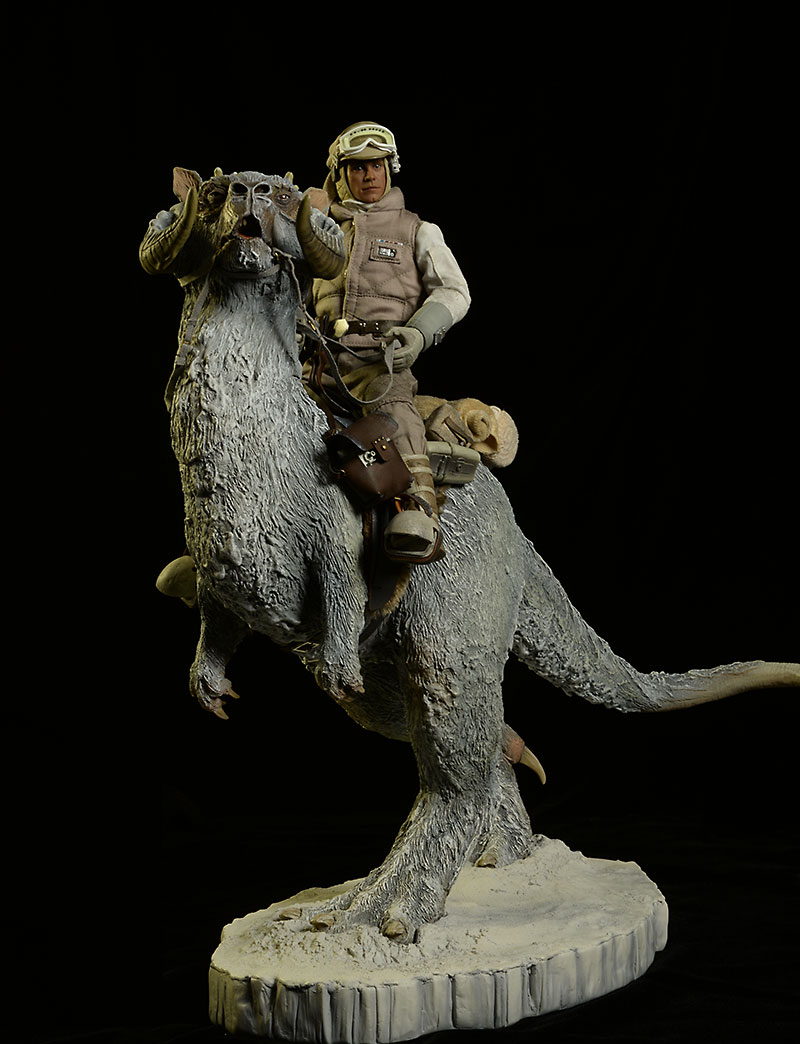 Hoth Luke Skywalker action figure from Sideshow