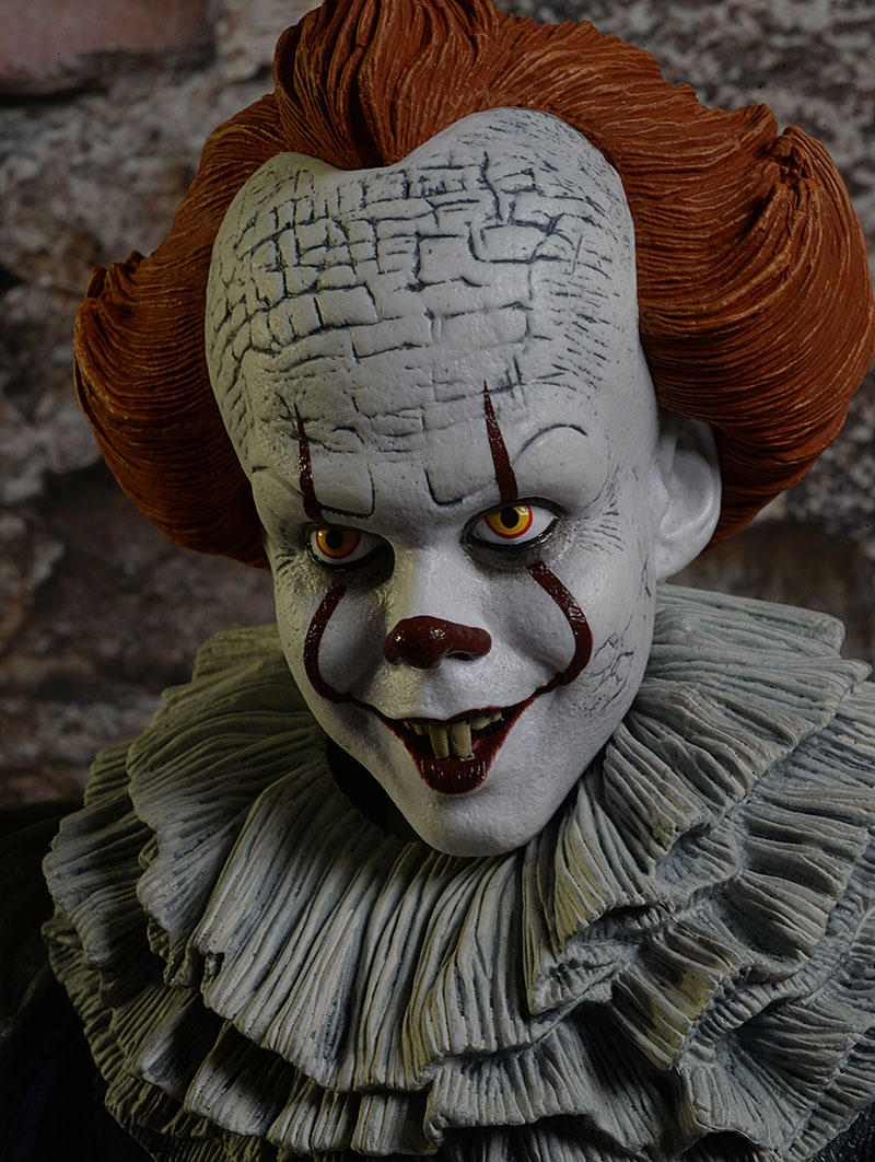 Pennywise IT Chapter 2 quarter scale action figure by NECA