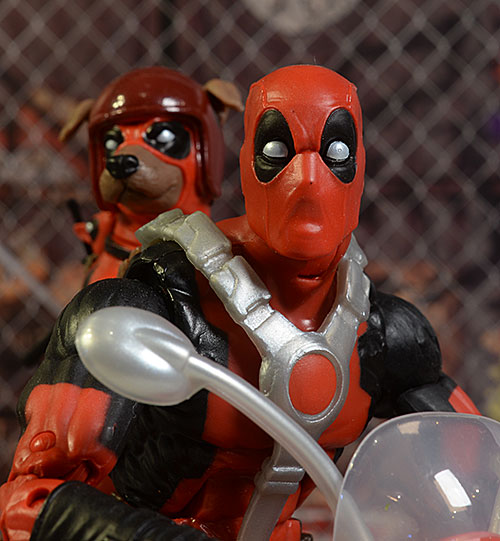 Review and photos of Deadpool Corps Marvel Legends action figure
