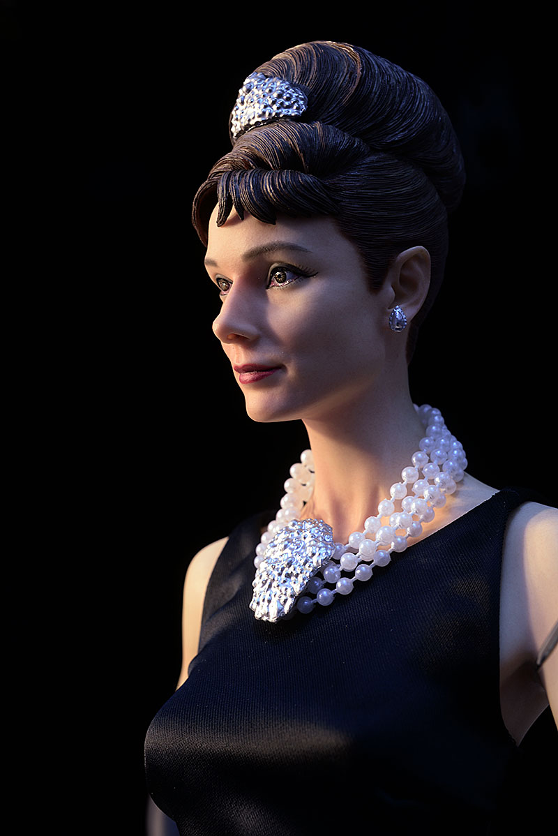 Holly Golightly Breakfast at Tiffany's statue by Star Ace