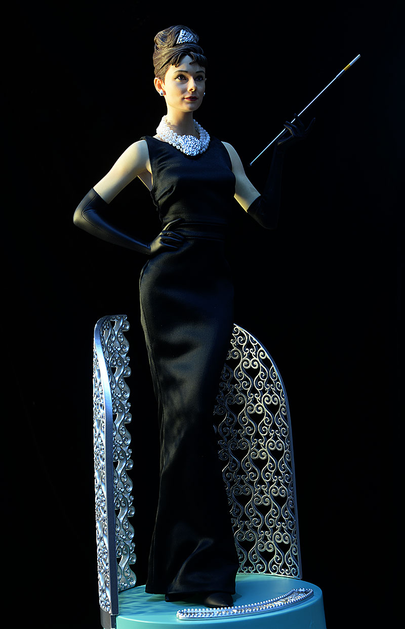 Holly Golightly Breakfast at Tiffany's statue by Star Ace