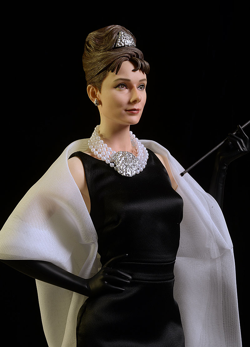 Holly Golightly Breakfast at Tiffany's statue by Star Ace