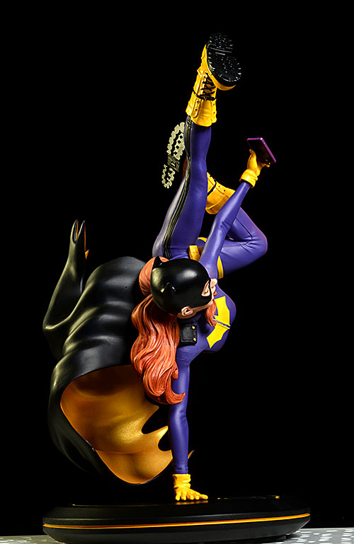 Batgirl Joelle Jones Cover Girls statue by DC Collectibles