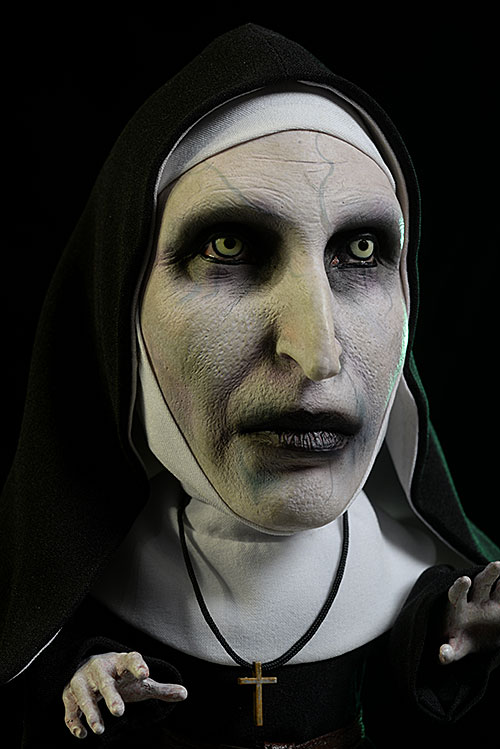 Nun Valak Deluxe Conjuring Defo-Real Vinyl Action Figure by Star Ace