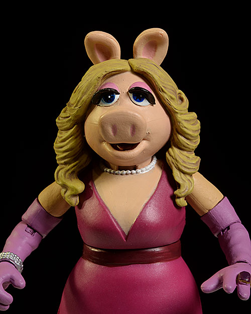 Miss Piggy action figure by Diamond Select