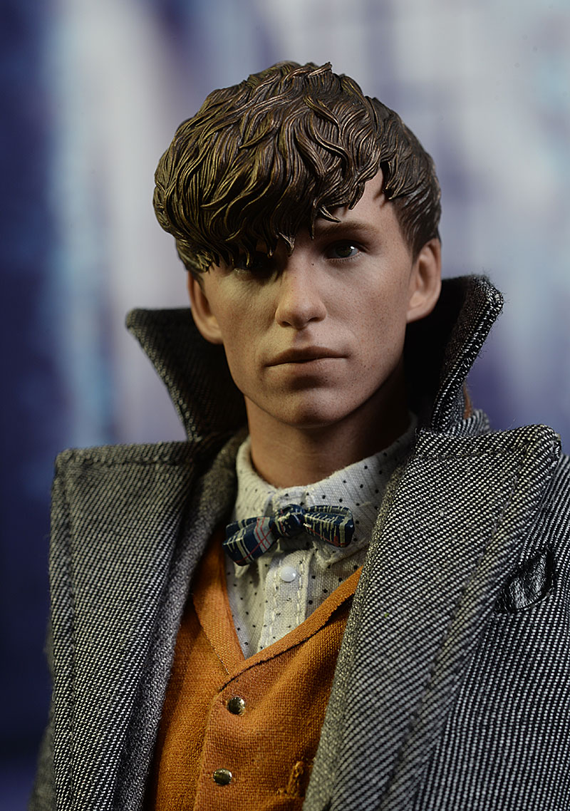 Newt Scamander Fantastic Beasts sixth scale action figure by Hot Toys