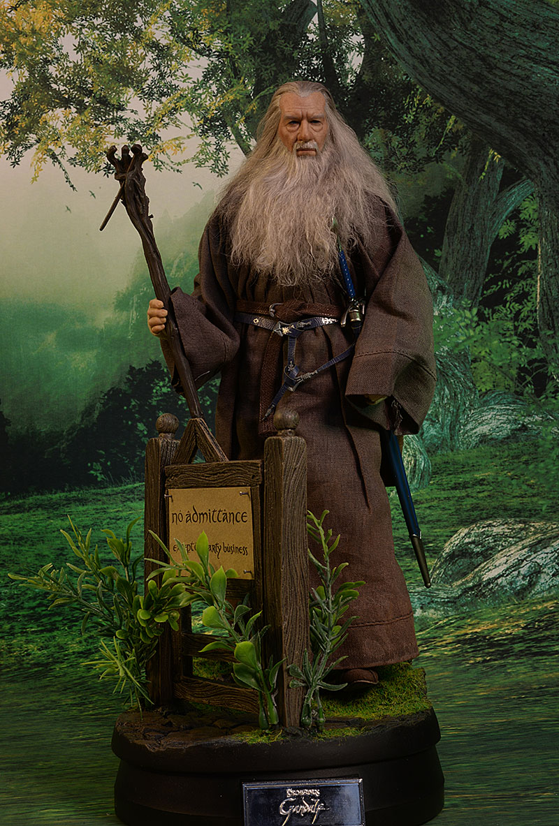 Gandalf the Grey Crown Edition Lord of the Rings sixth scale action figure by Asmus