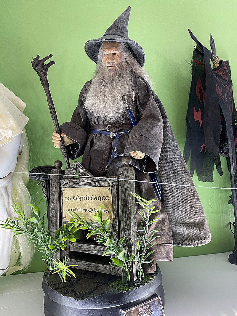 Gandalf the Grey Crown Edition Lord of the Rings sixth scale action figure by Asmus