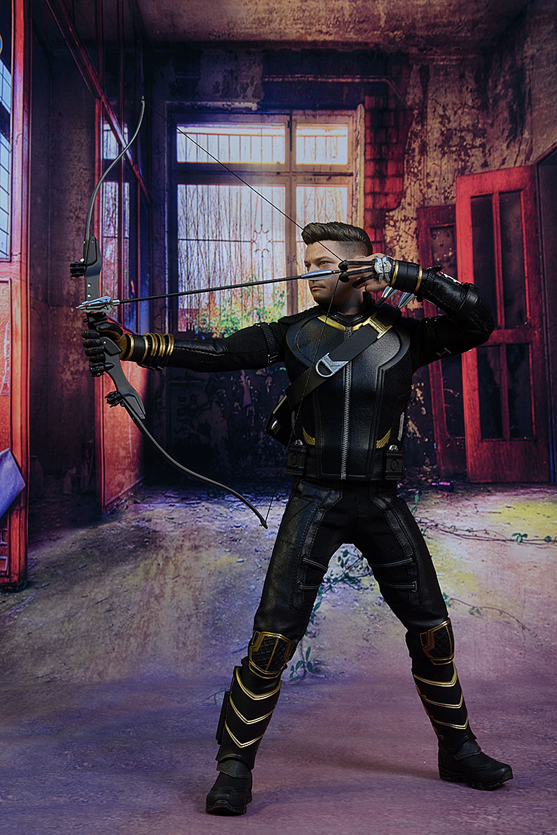 Hawkeye Avengers Endgame sixth scale action figure by Hot Toys