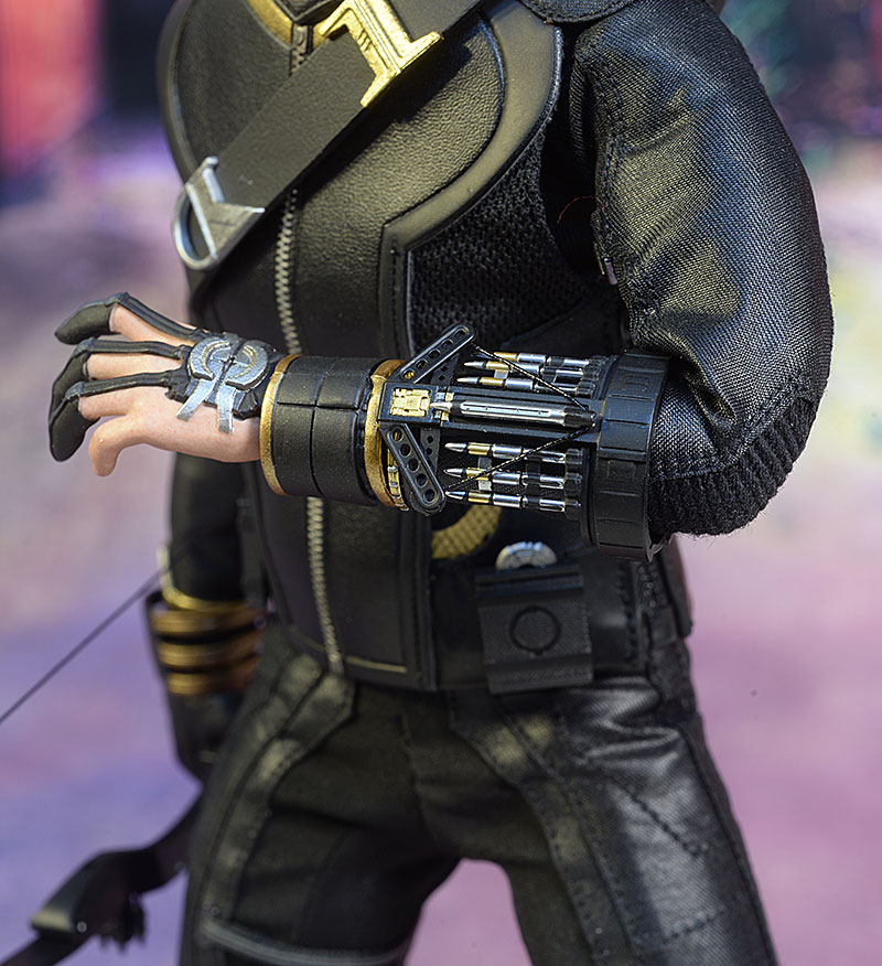 Hawkeye Avengers Endgame sixth scale action figure by Hot Toys