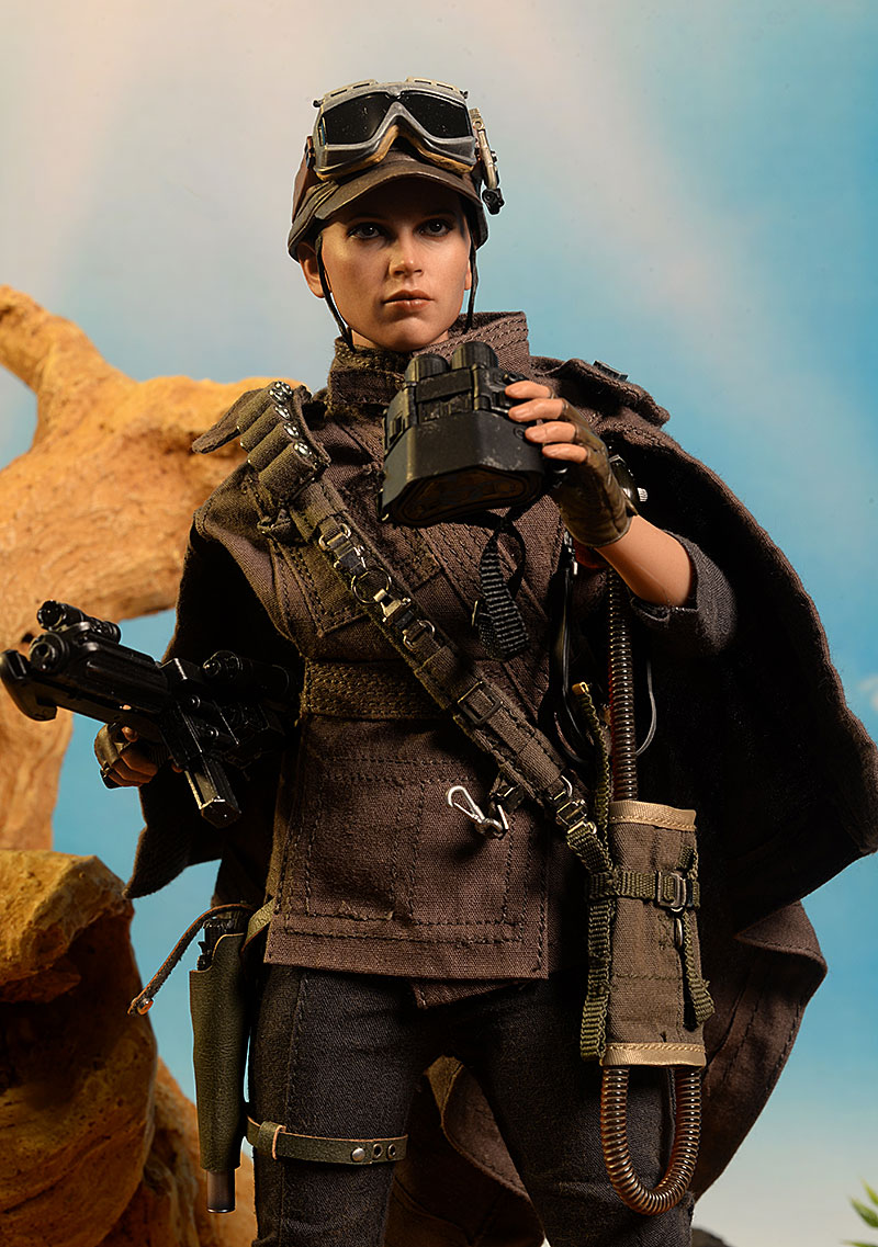 Jyn Erso Star Wars deluxe sixth scale action figure by Hot Toys