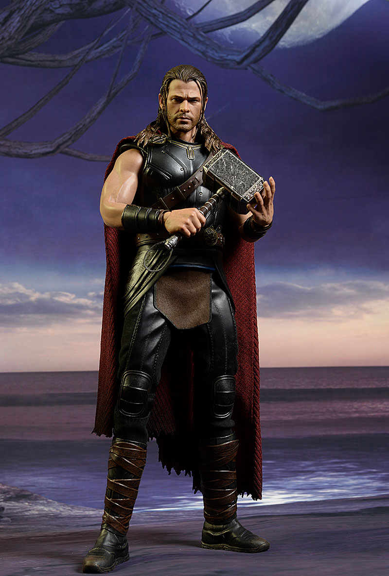 Roadworn Thor Ragnarok sixth scale action figure by Hot Toys