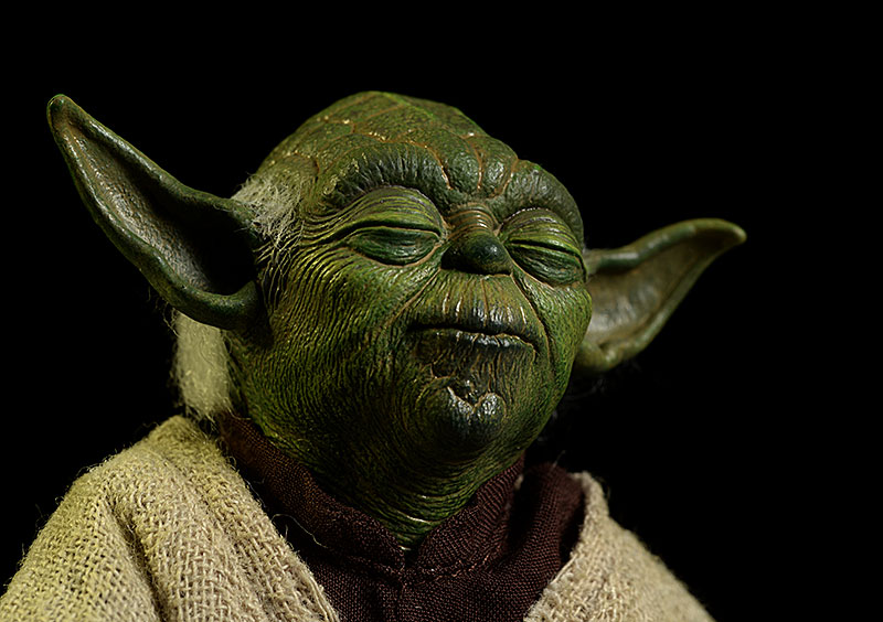 Yoda Star Wars sixth scale action figure by Hot Toys