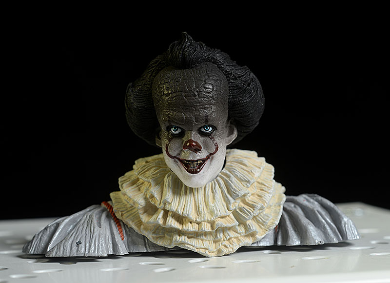 IT Pennywise action figure accesory set by NECA
