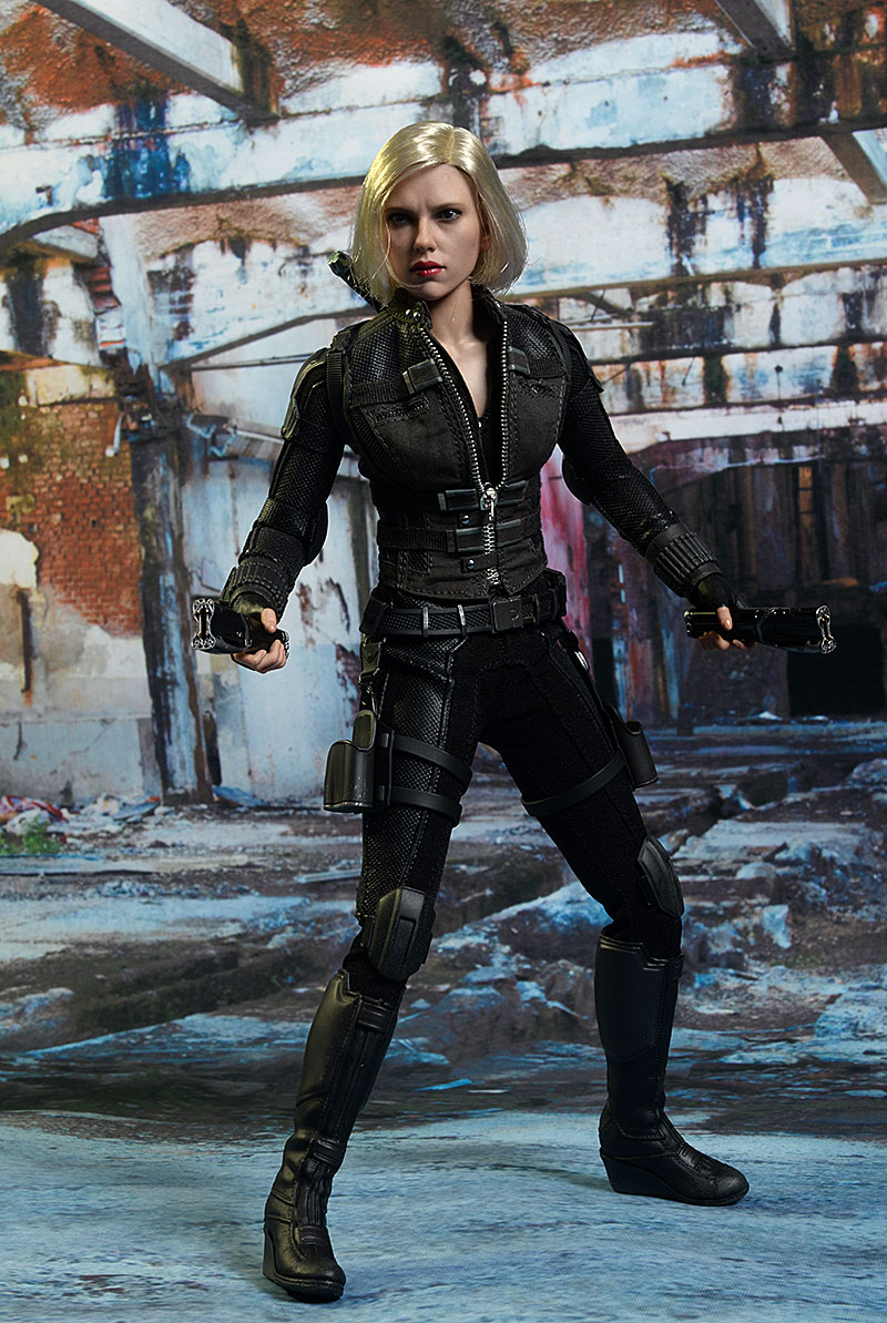 Black Widow Avengers Inifinty War sixth scale action figure by Hot Toys