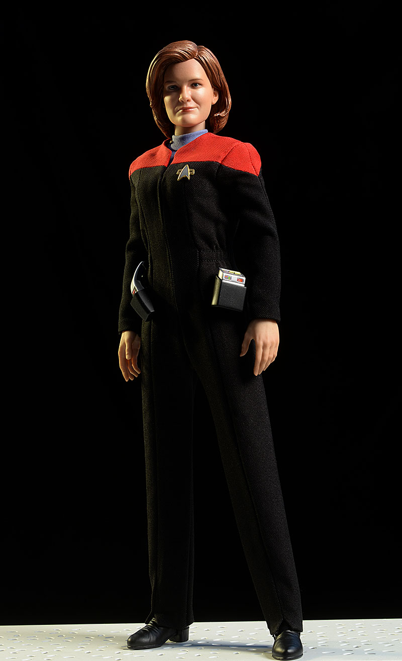 Captain Janeway Star Trek Voyager sixth scale action figure by EXO-6