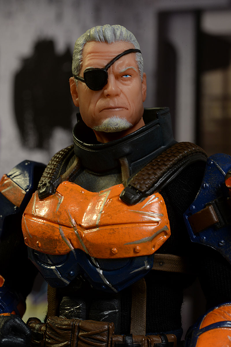 Deathstroke One:12 Collective action figure by Mezco