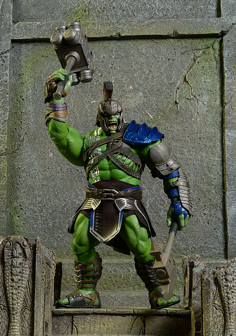 Hulk Thor: Ragnarok One:12 Collective action figure by Mezco