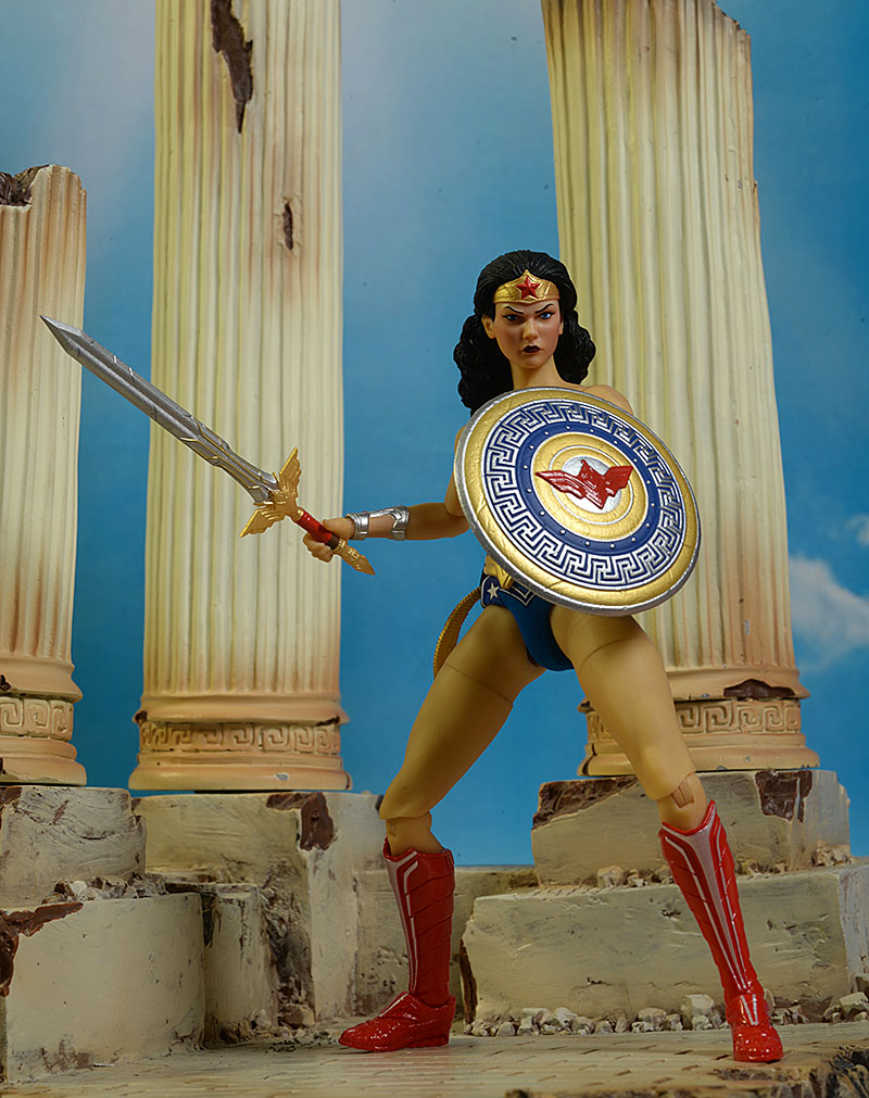 Wonder Woman Classic One:12 Collective action figure by Mezco