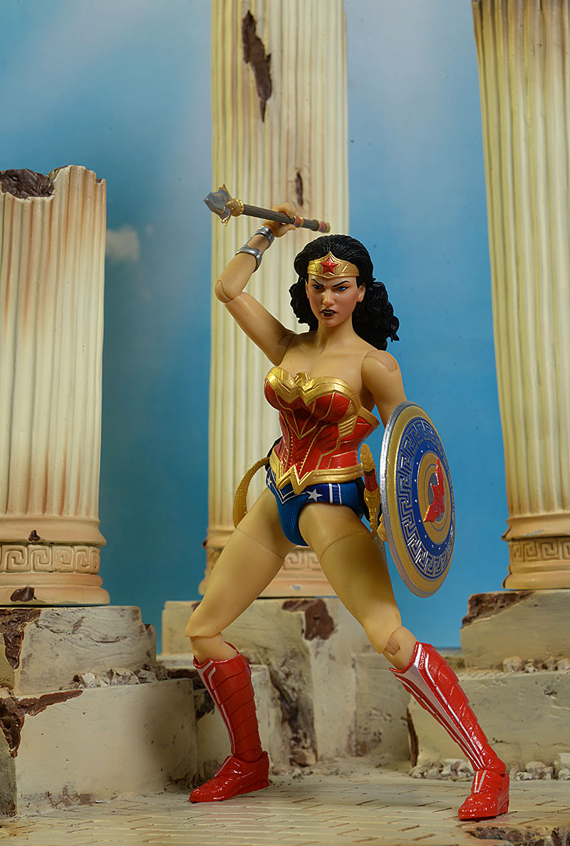 Wonder Woman Classic One:12 Collective action figure by Mezco