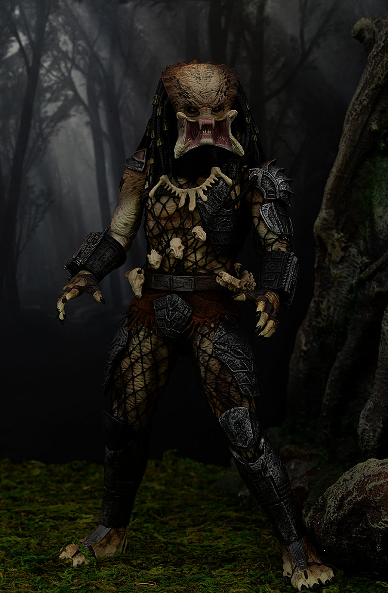 mezcoone:12collective プレデター Amazon.com: Mezco Toys Predator 'One12' Deluxe Edition