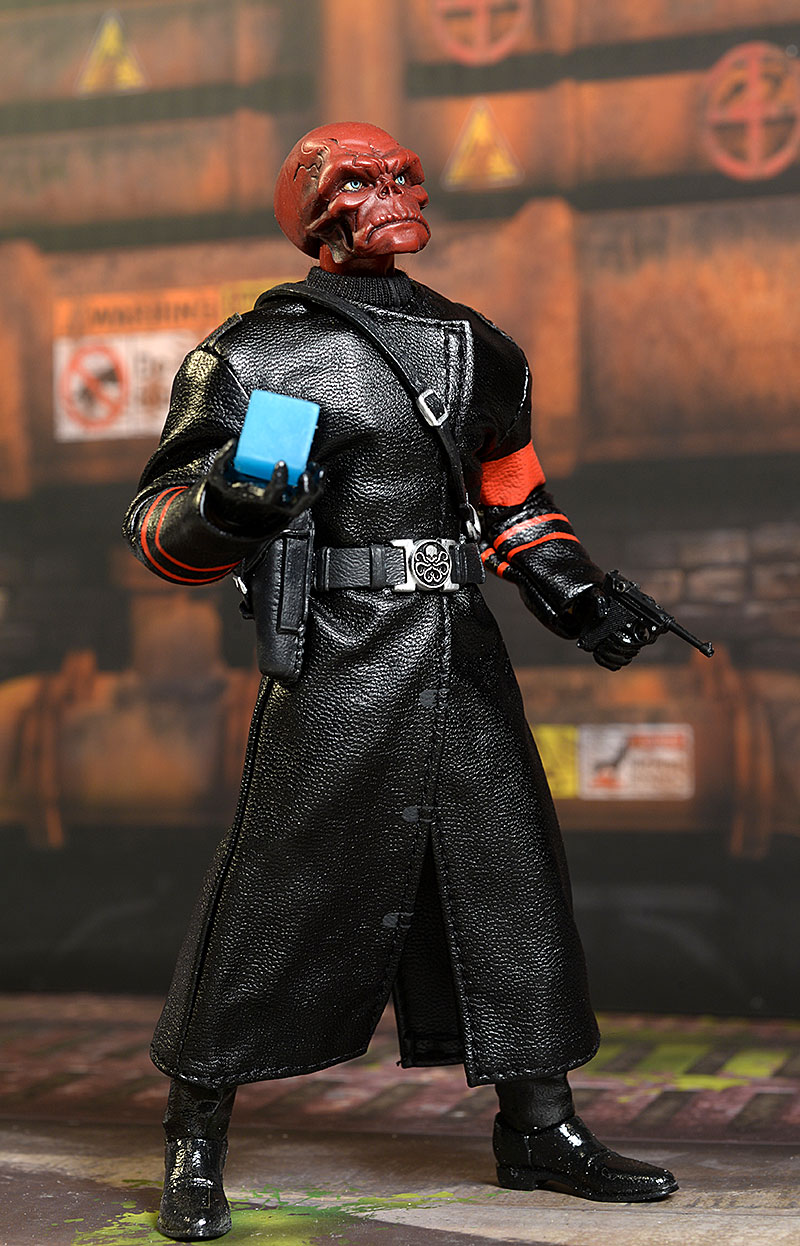 Red Skull One:12 Collective action figure by Mezco Toyz