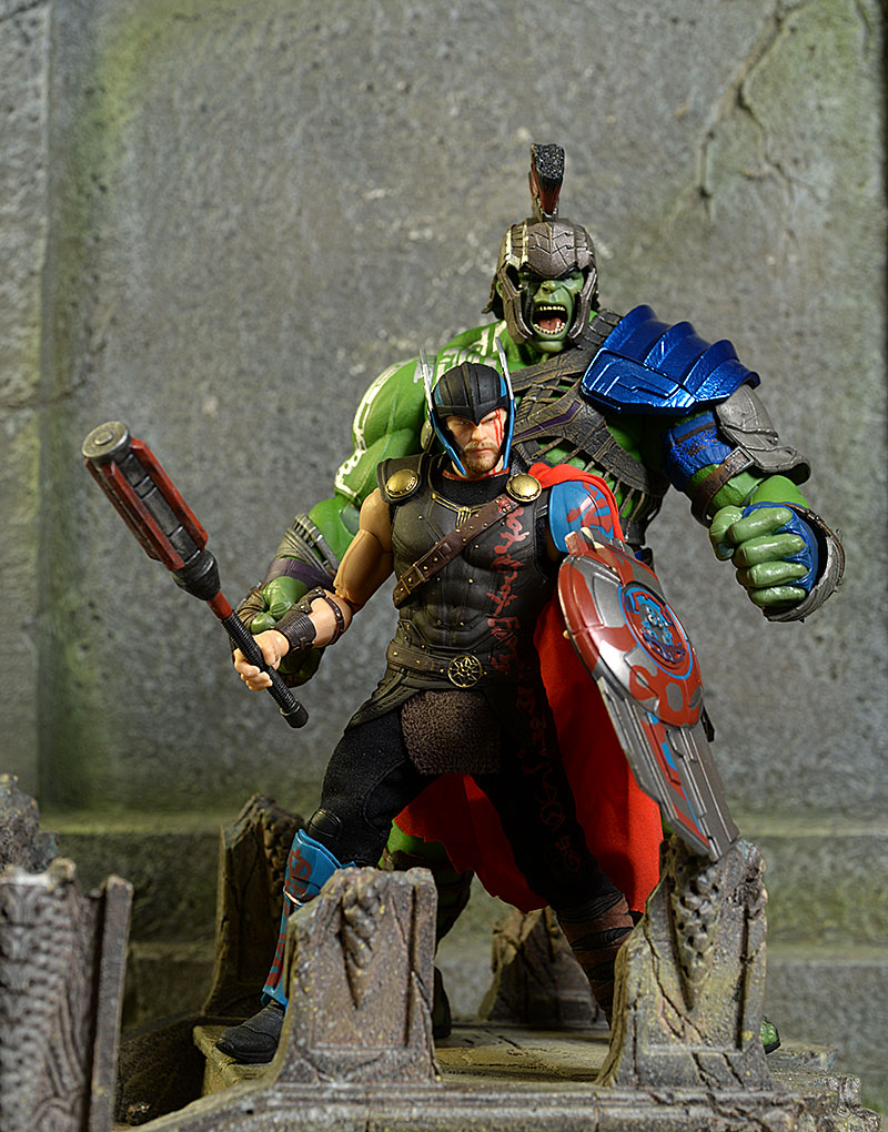 Thor Ragnarok One:12 Collective action figure by Mezco