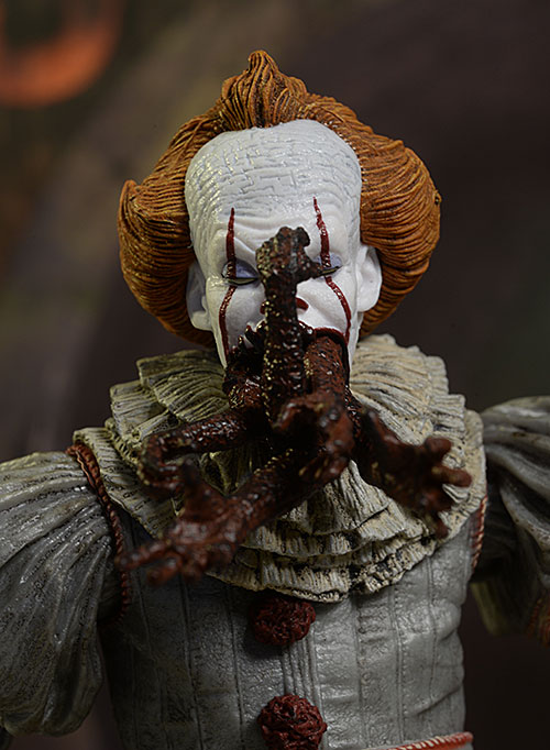 Featured image of post Pennywise Full Mouth Open As soon as she ran down the hallway pennywise appeared right before her eyes blocking her escape