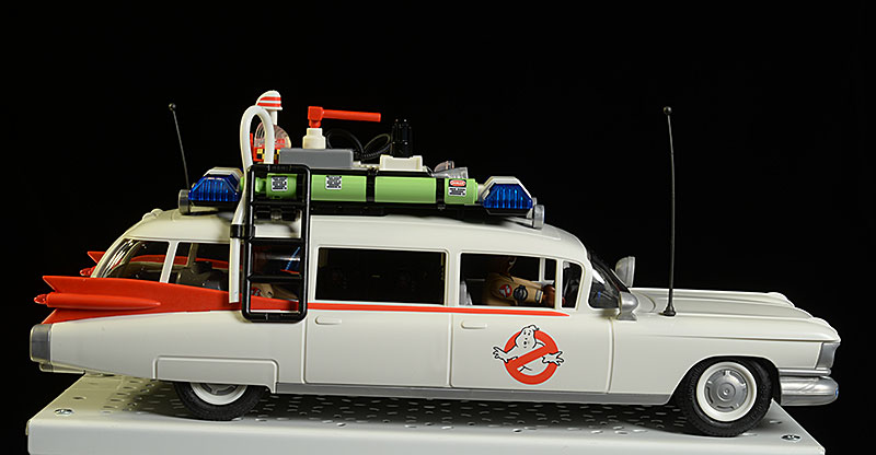 Inlay Massacre Performer Review and photos of Playmobil Ghostbusters Zeddemore, Janine, ECTO-1  action figures