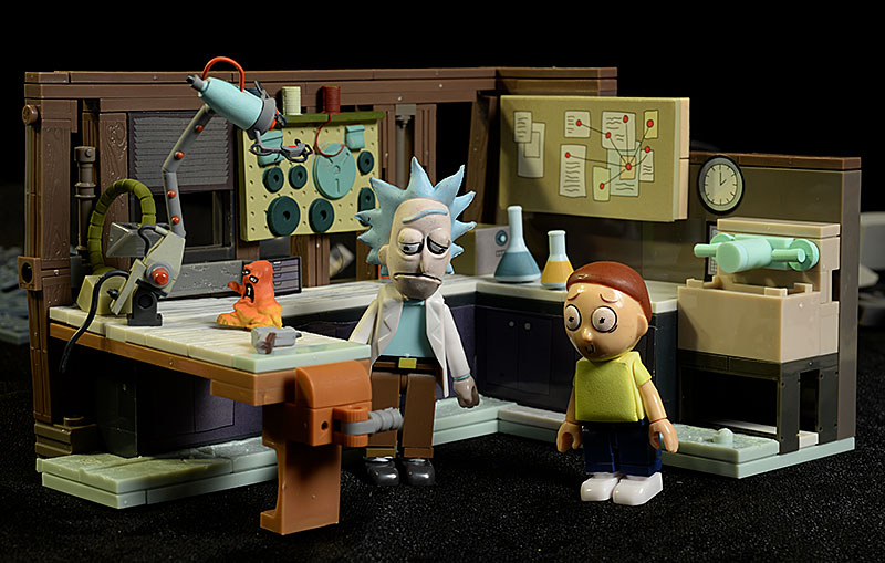 Spaceship & Garage Set Construction Figures McFarlane New Details about   Rick and Morty 