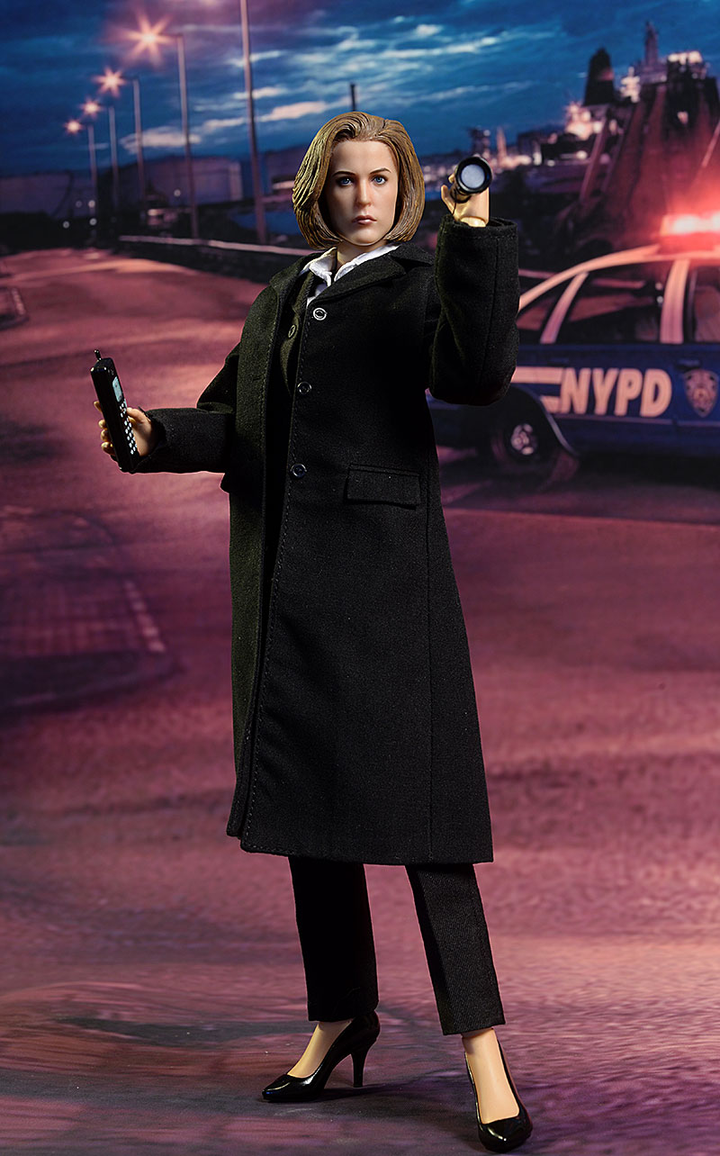 Agent Dana Scully X-Files sixth scale action figure by ThreeZero