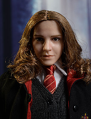 Review and photos of Hermione Teen Harry Potter sixth scale action