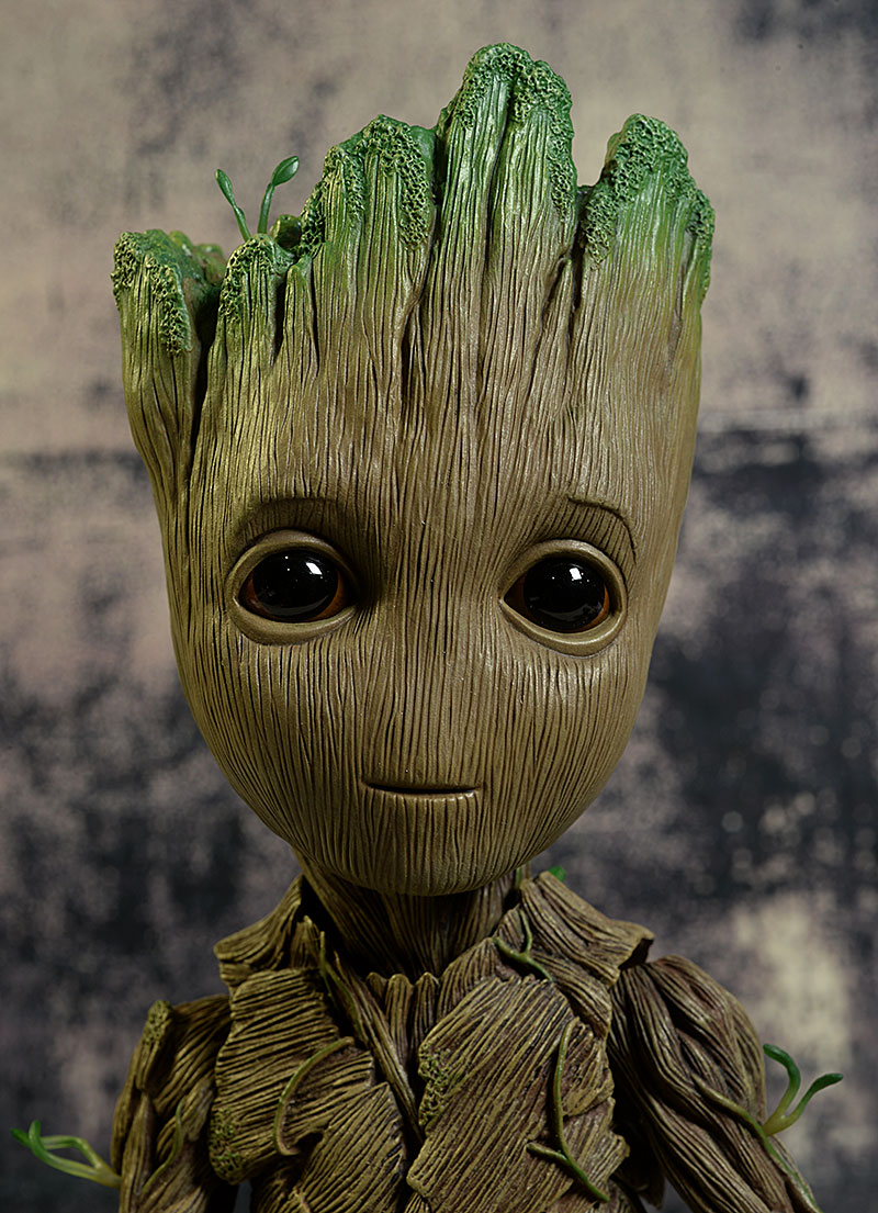 Groot Guardians of the Galaxy 1:1 replica action figure by Hot Toys