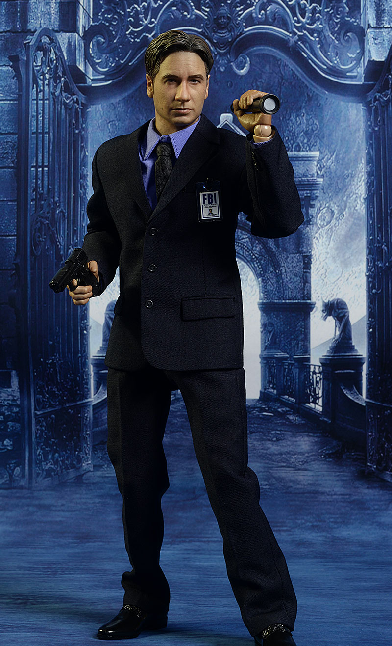 Agent Mulder X-Files sixth scale action figure by ThreeZero