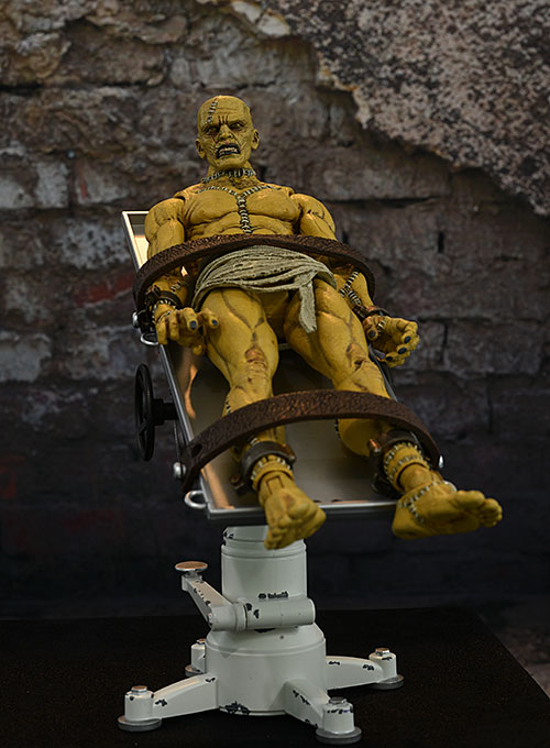 Frankenstein's Creature Figura Obscura action figure review
