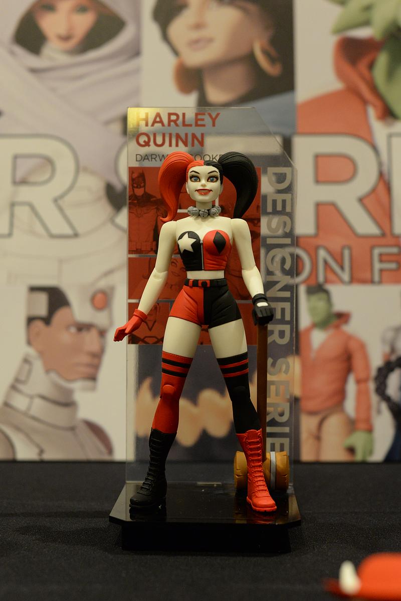 http://www.mwctoys.com/sdcc2015/images/sdcc2015_dccollectibles_19.jpg