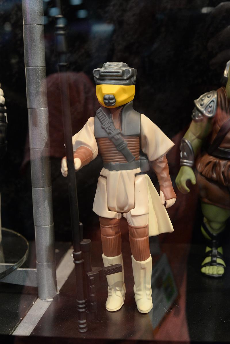 http://www.mwctoys.com/sdcc2015/images/sdcc2015_gentlegiant_22.jpg