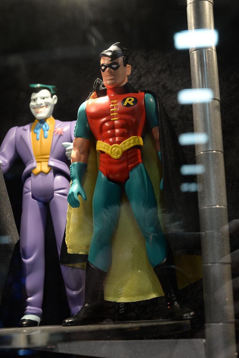 http://www.mwctoys.com/sdcc2015/images/sdcc2015_gentlegiant_37.jpg