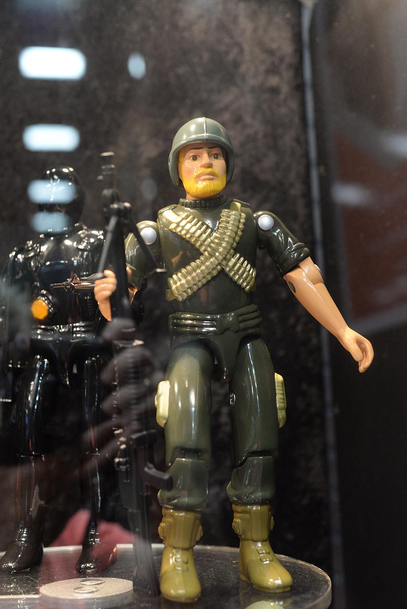http://www.mwctoys.com/sdcc2015/images/sdcc2015_gentlegiant_41.jpg
