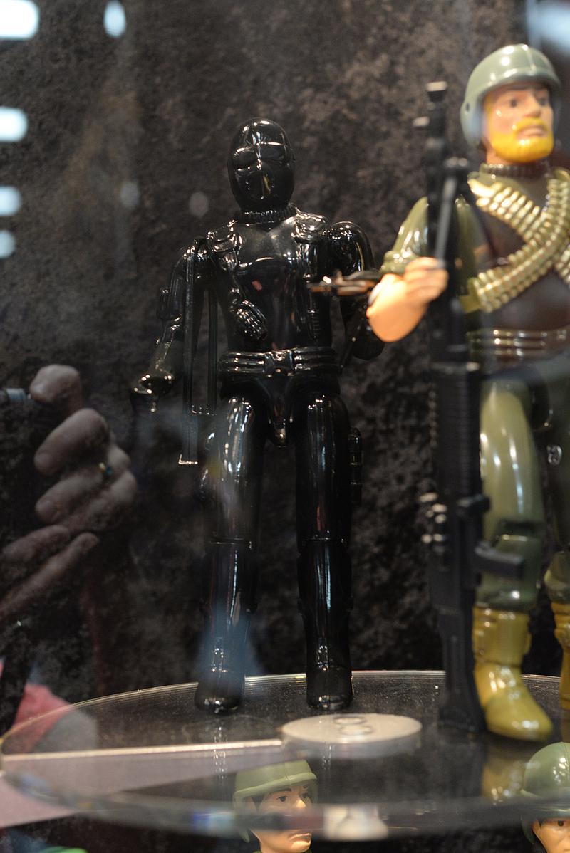 http://www.mwctoys.com/sdcc2015/images/sdcc2015_gentlegiant_42.jpg