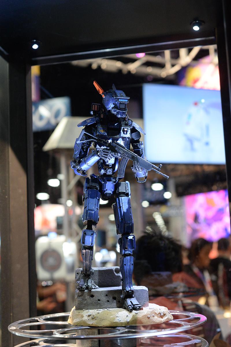 http://www.mwctoys.com/sdcc2015/images/sdcc2015_gentlegiant_46.jpg