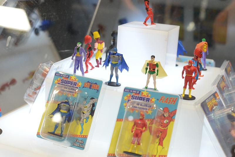 http://www.mwctoys.com/sdcc2015/images/sdcc2015_gentlegiant_50.jpg
