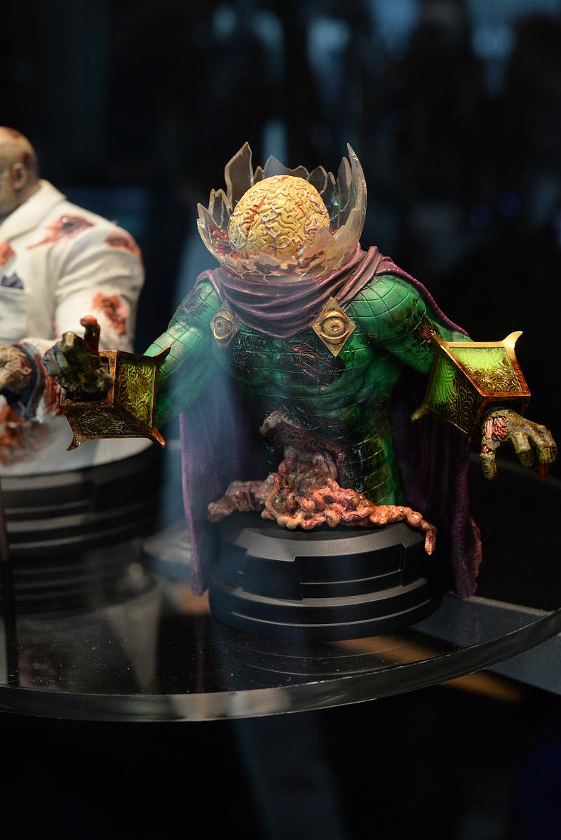 http://www.mwctoys.com/sdcc2015/images/sdcc2015_gentlegiant_64.jpg