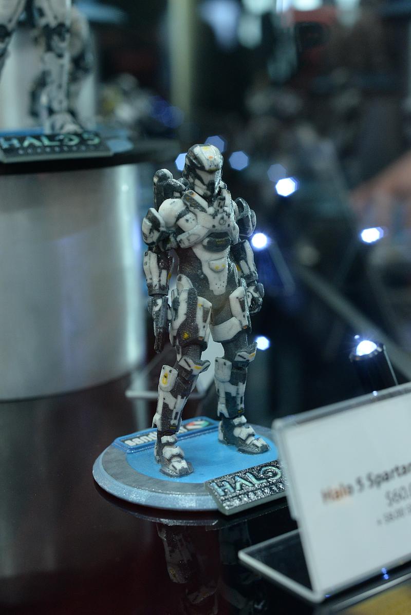 http://www.mwctoys.com/sdcc2015/images/sdcc2015_gentlegiant_74.jpg