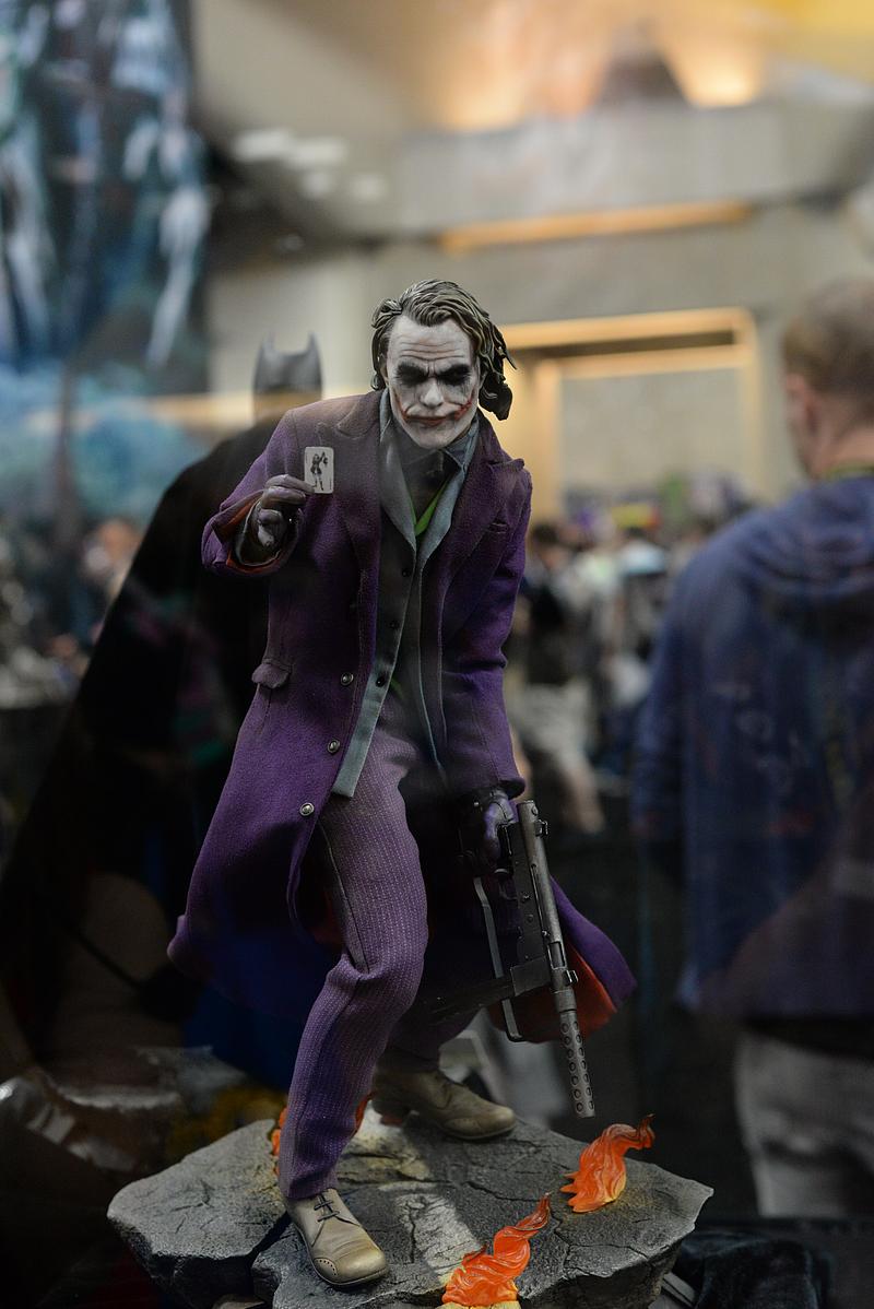 http://www.mwctoys.com/sdcc2015/images/sdcc2015_sideshow_105.jpg