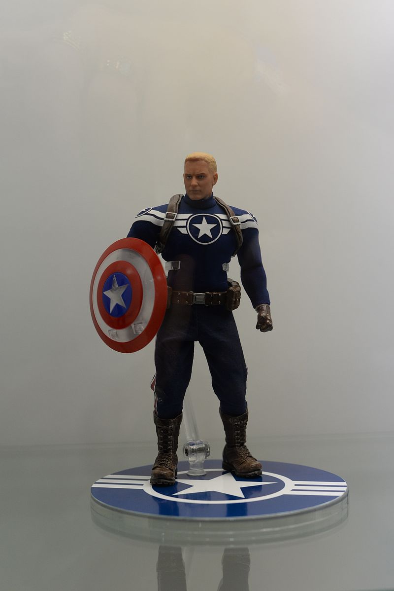 SDCC 2016 San Diego Comic-Con Mezco Toyz